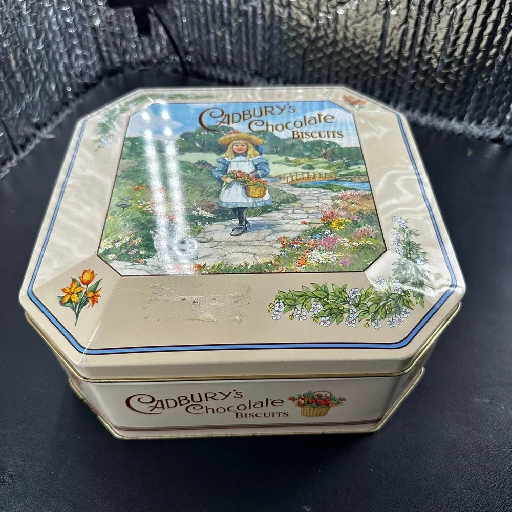 Cadbury Chocolate Biscuits Vintage Octagonal Tin Cream Girl‎ Cat Garden Decor